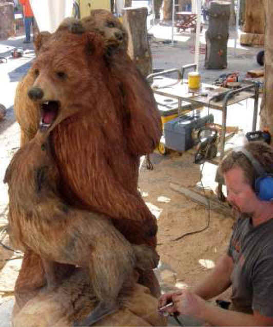 Bear - chainsaw art
